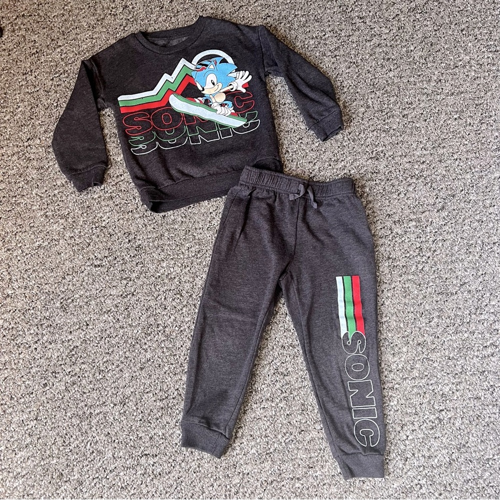 Sonic The Hedgehog 2 piece Set Size XS 4/5